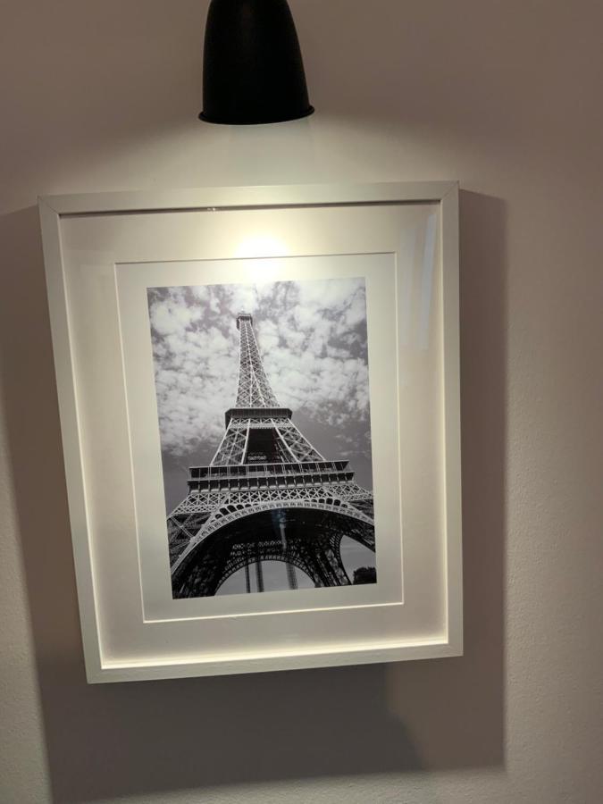 Appartamento Quartier bas Montreuil à 3minutes du métro Esterno foto